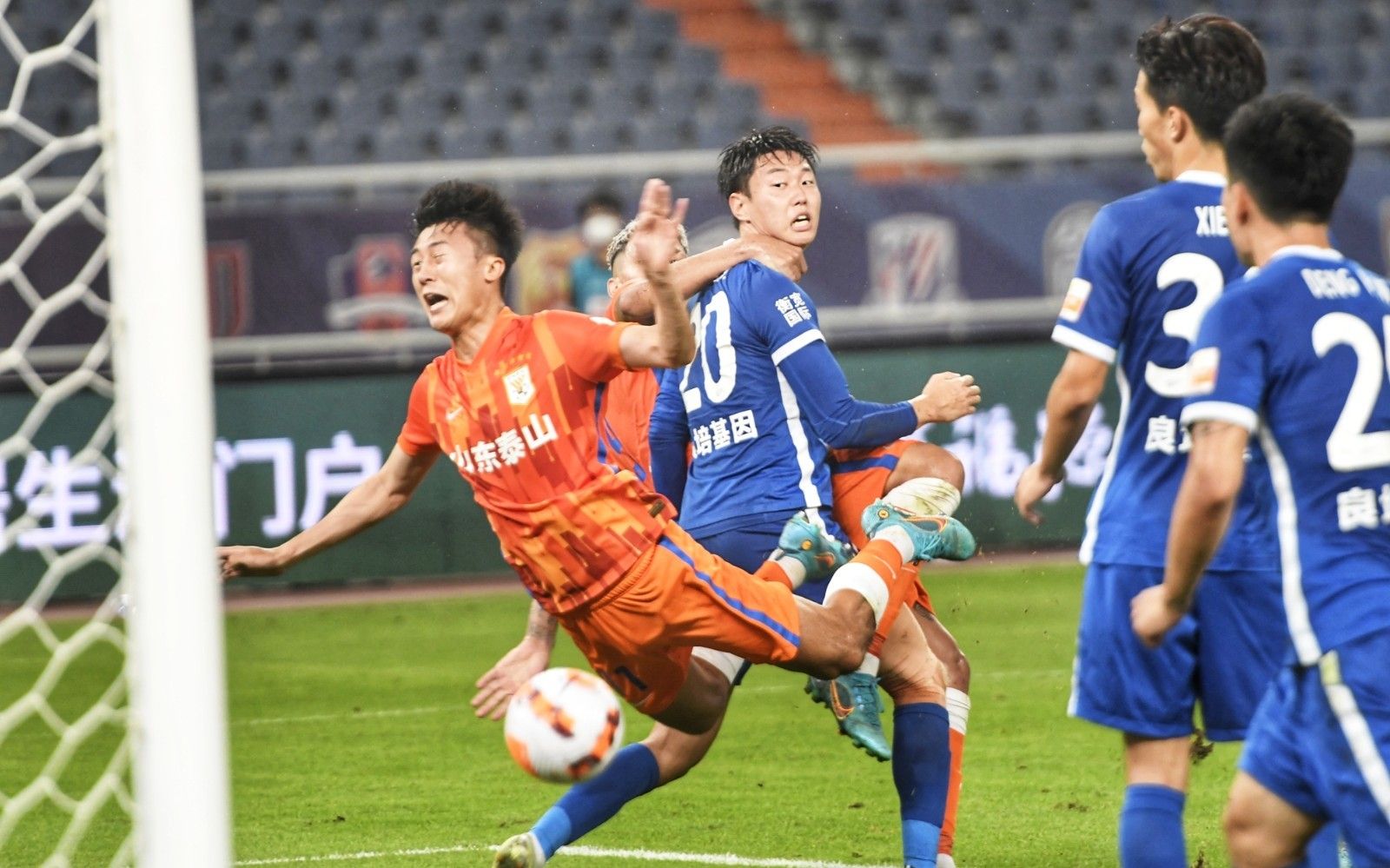 TA：奥比-马丁对回U21队感到失望，他自信能当曼联的第二前锋（TA：被调回U21令奥比-马丁失望，他坚信自己配得上曼联二号前锋席位）