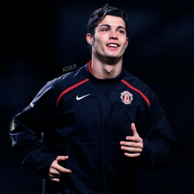 哈特强攻得手，展现惊人得分能力（哈特强突得分，火力惊人）