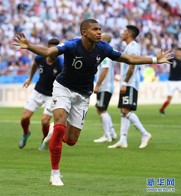 皮克：巴萨是所有冠军的有力竞争者，包括欧冠冠军（皮克：巴萨有实力争夺所有冠军，欧冠也不例外）