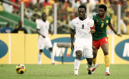 足球摄影最佳瞬间捕捉技巧（足球赛场精彩瞬间拍摄要领）