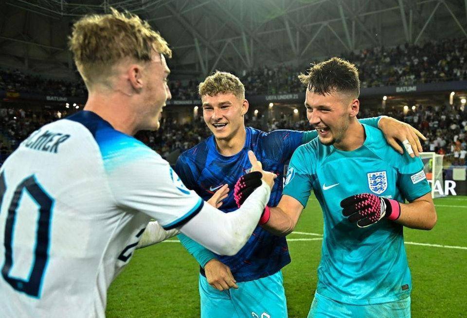 王晓龙：在西班牙踢球竞争很大，缺乏学习和社交能力会很困难