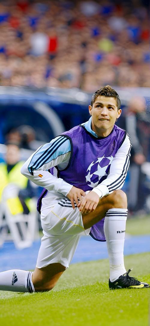 记者：拜仁和于帕进行深入谈判，他们预计球员最终会完成续约