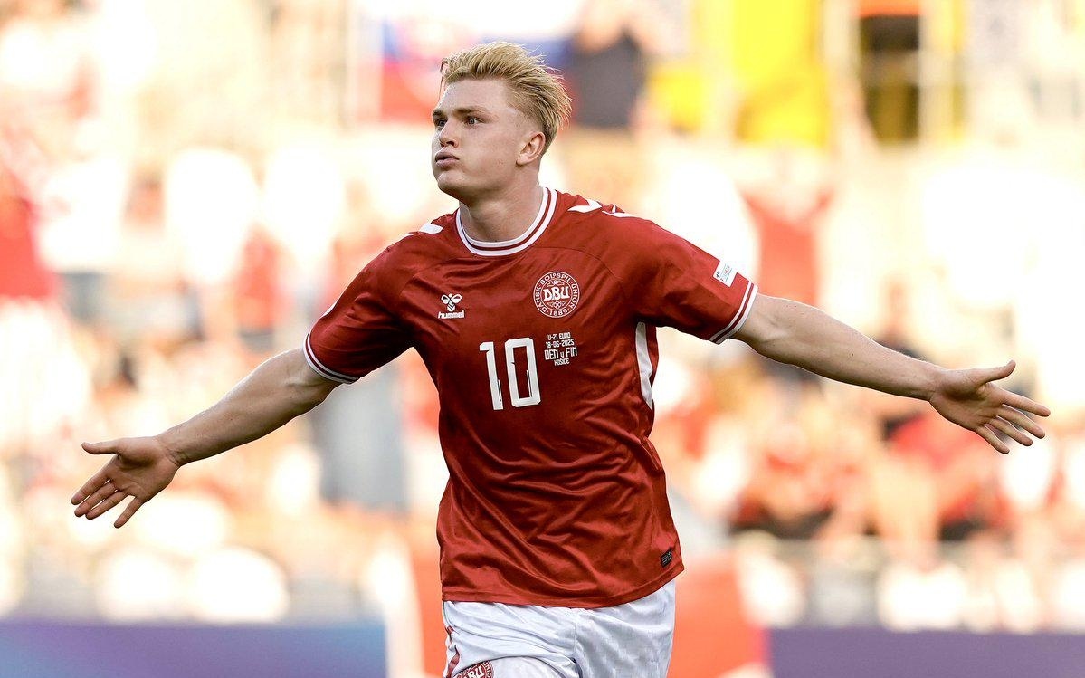 开场29分钟3球，姆巴佩完成欧冠历史第三早的帽子戏法（姆巴佩开场29分钟戴帽，欧冠史上第三快）