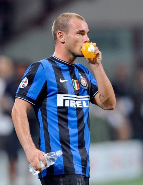 足球中超球员获选月最佳，数据联盟第一