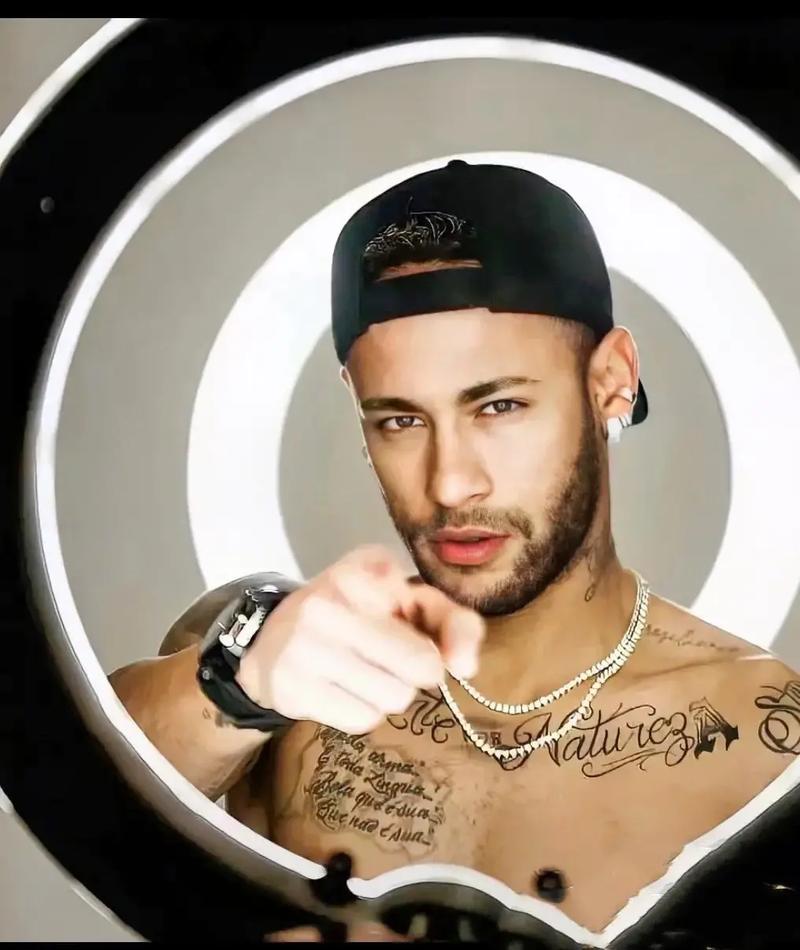 尤文vs卡利亚里：弗拉霍维奇、伊尔迪兹首发，佩林出战