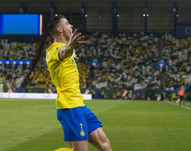 刘越：申花进攻变化少，斯卢茨基用人容易陷入“恶性循环”（刘越点评：申花进攻套路单一，斯卢茨基用人或陷入恶性循环）