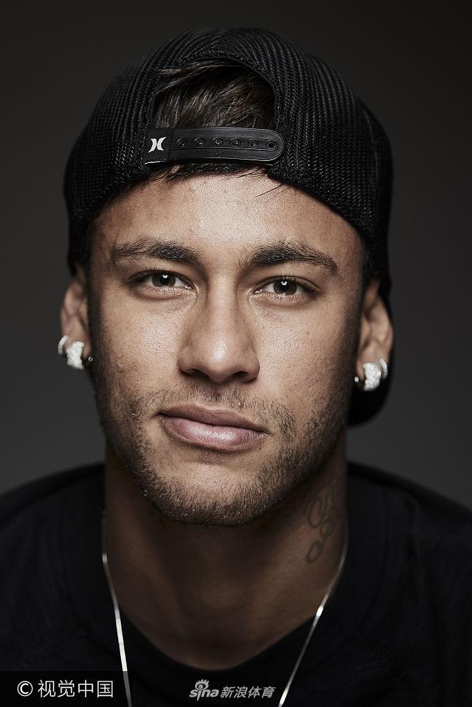 火箭半场强势领先，国王紧追不舍，球员数据亮点纷呈（火箭半场占优，国王紧咬比分，球员数据抢眼）