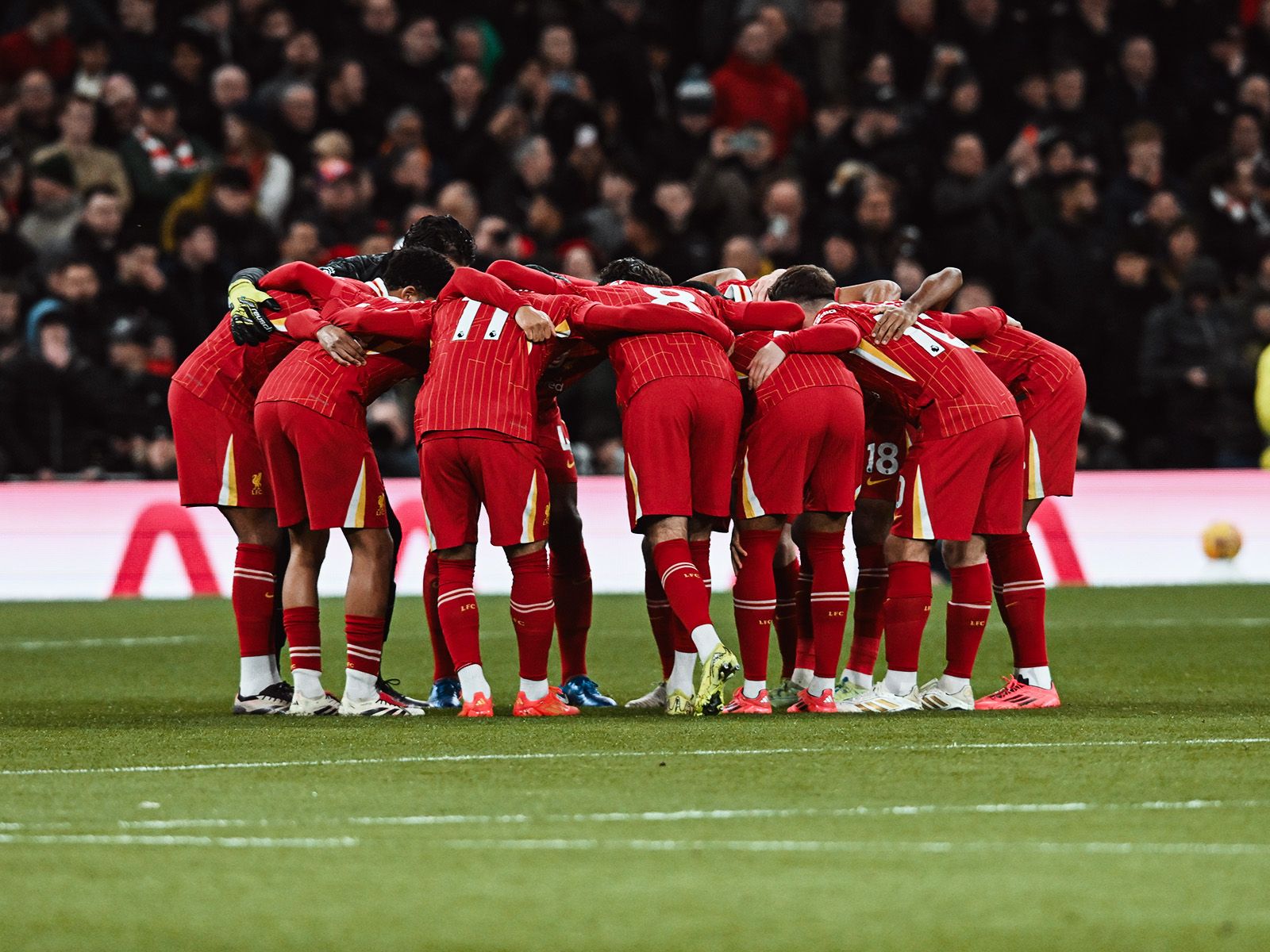 欧联对阵格拉茨风暴，卡拉布里亚打进挑球过人后精彩进球