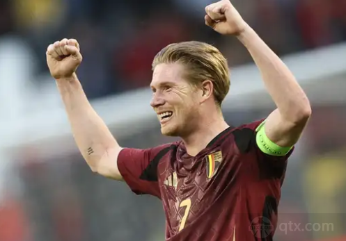 68分钟被换！利物浦1.5亿标王让斯洛特死心：5项数据挂零 评分6.5