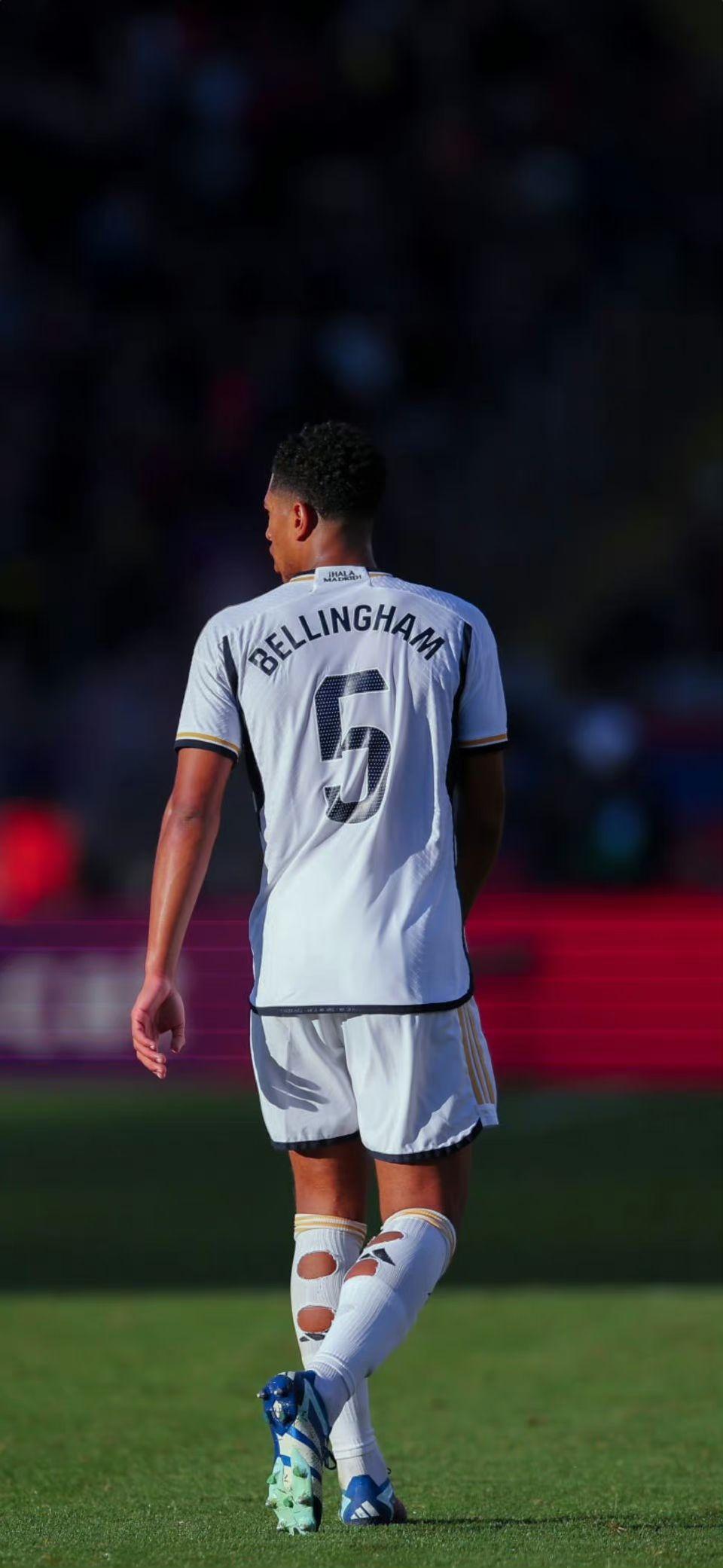 波士顿红袜队由于红袜基金会的运作，改善了芬威球场周边社区