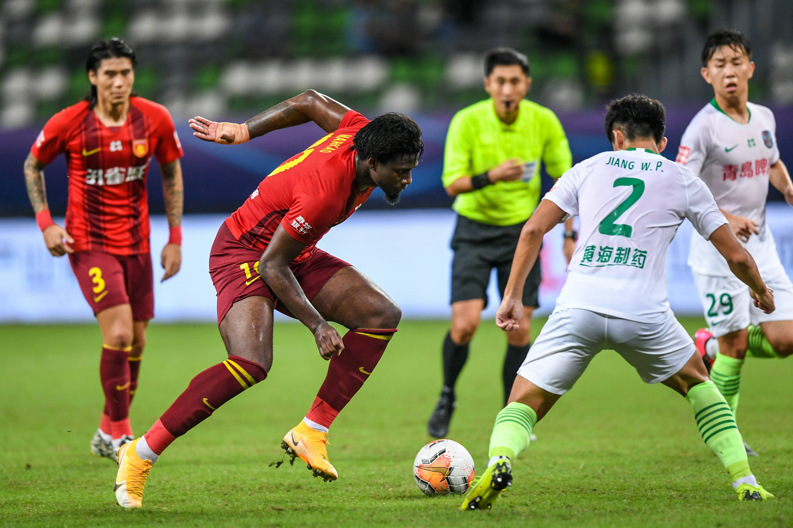 登顶法甲射手王！格林伍德本场双响，本赛季法甲12场10球（格林伍德梅开二度，12场10球领跑法甲射手榜）